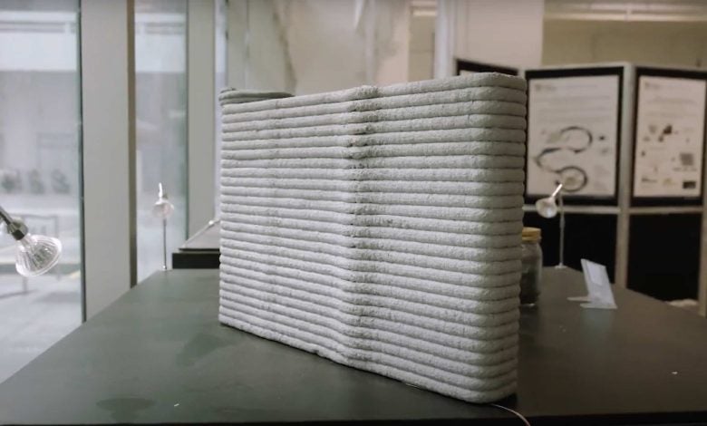 Researchers have developed a 3D concrete printing method that captures carbon dioxide, enhancing concrete strength while reducing construction emissions.